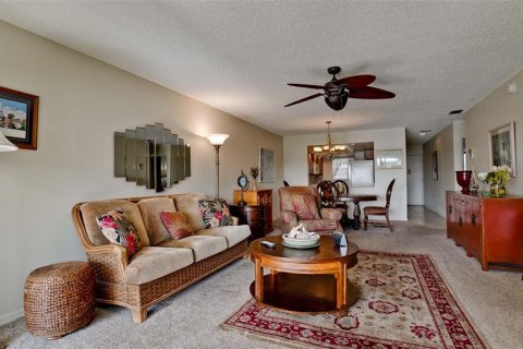 Condo in Bradenton, Florida, 2 bedrooms  № 1535266 - photo 11