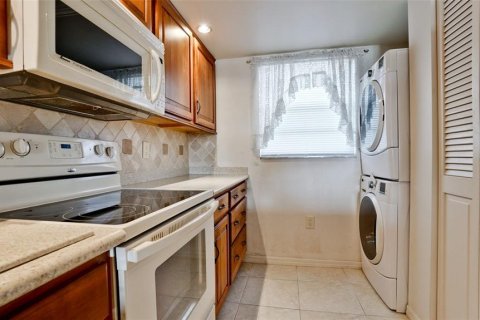 Condo in Bradenton, Florida, 2 bedrooms  № 1535266 - photo 10