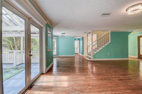 House in Tarpon Springs, Florida 3 bedrooms, 205.22 sq.m. № 2267180 - photo 15