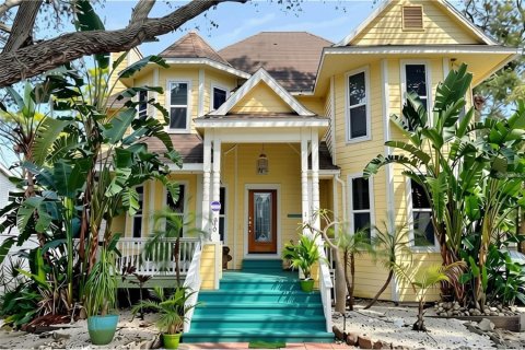 House in Tarpon Springs, Florida 3 bedrooms, 205.22 sq.m. № 2267180