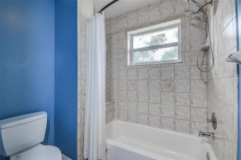 House in Tarpon Springs, Florida 3 bedrooms, 205.22 sq.m. № 2267180 - photo 22