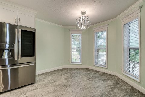 House in Tarpon Springs, Florida 3 bedrooms, 205.22 sq.m. № 2267180 - photo 10