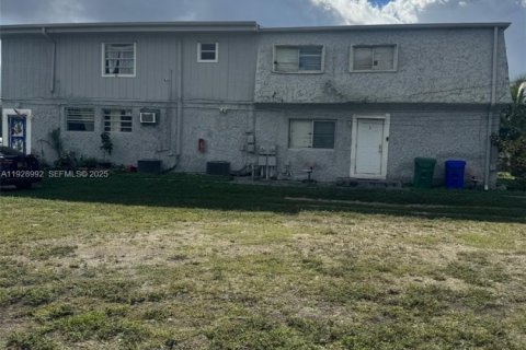 Immobilier commercial à vendre à Fort Lauderdale, Floride № 2039801 - photo 2