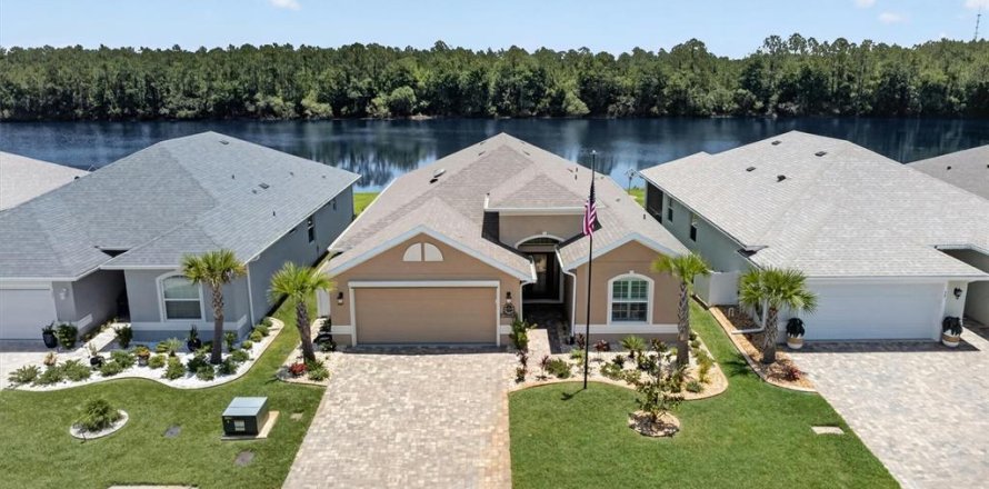 Villa ou maison à Palm Coast, Floride 2 chambres, 176.98 m2 № 2220247