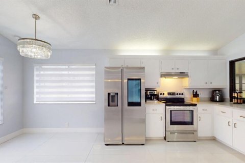 House in Hudson, Florida 3 bedrooms, 174.38 sq.m. № 2198480 - photo 23