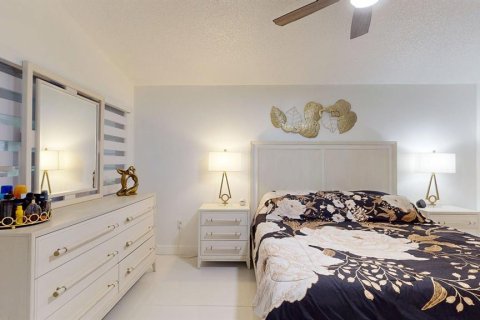 House in Hudson, Florida 3 bedrooms, 174.38 sq.m. № 2198480 - photo 30