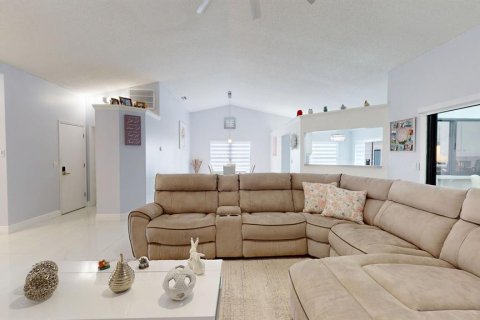 House in Hudson, Florida 3 bedrooms, 174.38 sq.m. № 2198480 - photo 15