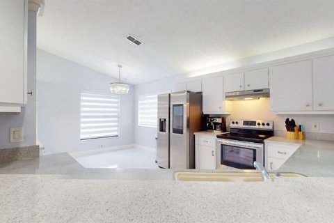 House in Hudson, Florida 3 bedrooms, 174.38 sq.m. № 2198480 - photo 17