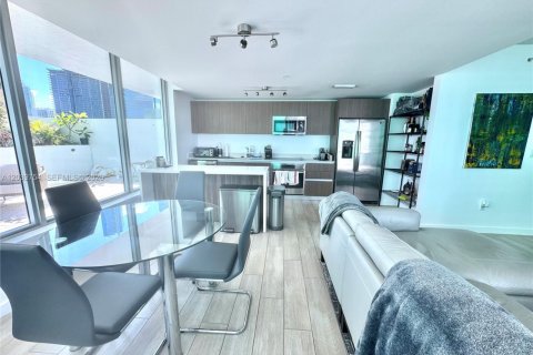 Copropriété à louer à Miami, Floride: 2 chambres, 113.9 m2 № 2145807 - photo 3