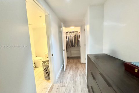 Copropriété à louer à Miami, Floride: 2 chambres, 113.9 m2 № 2145807 - photo 9