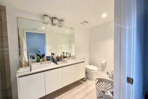 Copropriété à louer à Miami, Floride: 2 chambres, 113.9 m2 № 2145807 - photo 8