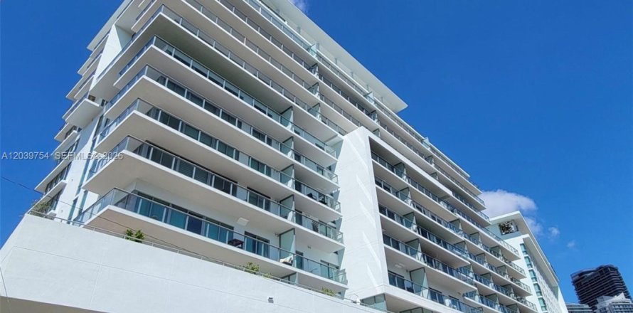 Condo à Miami, Floride, 2 chambres  № 2145807