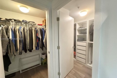 Copropriété à louer à Miami, Floride: 2 chambres, 113.9 m2 № 2145807 - photo 10