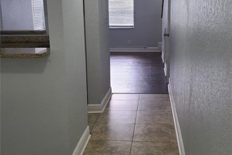 Copropriété à louer à Tampa, Floride: 2 chambres, 80.27 m2 № 2419280 - photo 3