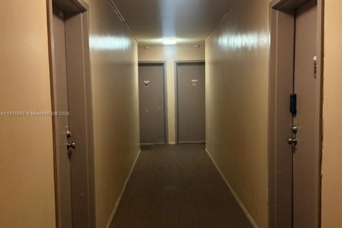 Condo in Deerfield Beach, Florida, 2 bedrooms № 1972480 - photo 13