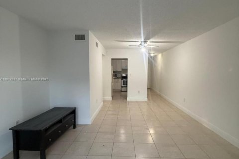 Condo in Deerfield Beach, Florida, 2 bedrooms № 1972480 - photo 21