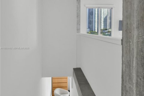 Condominio en venta en Miami, Florida, 1 dormitorio, 90.3 m2 № 1991923 - foto 13