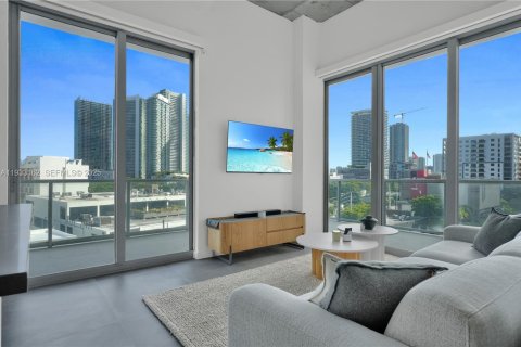 Condominio en venta en Miami, Florida, 1 dormitorio, 90.3 m2 № 1991923 - foto 2