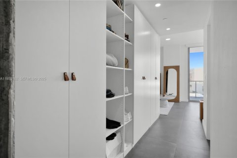 Condominio en venta en Miami, Florida, 1 dormitorio, 90.3 m2 № 1991923 - foto 22