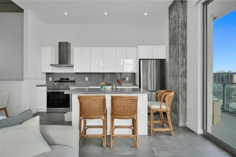Condominio en venta en Miami, Florida, 1 dormitorio, 90.3 m2 № 1991923 - foto 9
