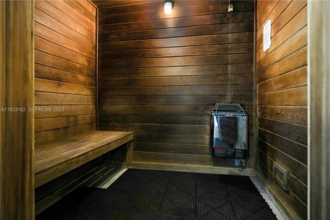Condominio en venta en Miami, Florida, 1 dormitorio, 90.3 m2 № 1991923 - foto 28