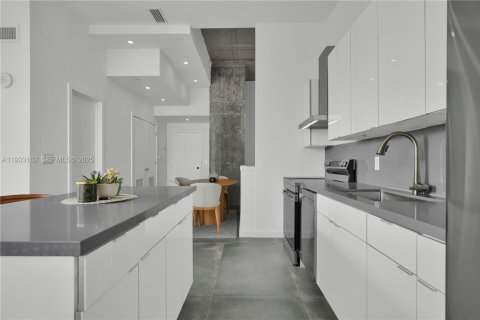 Condominio en venta en Miami, Florida, 1 dormitorio, 90.3 m2 № 1991923 - foto 7