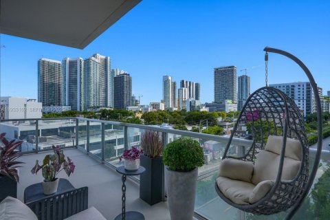Condominio en venta en Miami, Florida, 1 dormitorio, 90.3 m2 № 1991923 - foto 19
