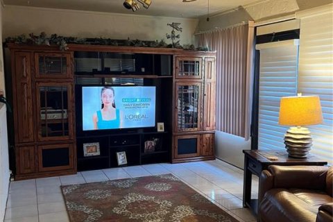 Casa en venta en Winter Haven, Florida, 3 dormitorios, 179.49 m2 № 1551062 - foto 16