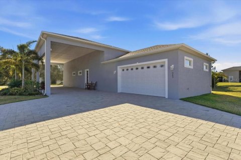 House in Polk City, Florida 2 bedrooms, 148.18 sq.m. № 2092093