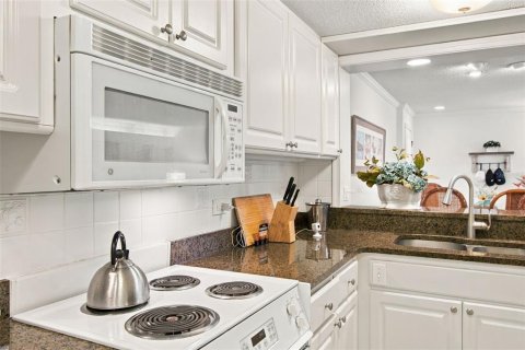 Copropriété à vendre à Palm Harbor, Floride: 1 chambre, 76.64 m2 № 2413959 - photo 21