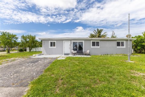 Casa en Fort Lauderdale, Florida 3 dormitorios, 135.64 m2 № 2078754