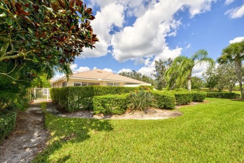 Villa ou maison à vendre à Palm Bay, Floride: 2 chambres, 140.56 m2 № 2093828 - photo 11