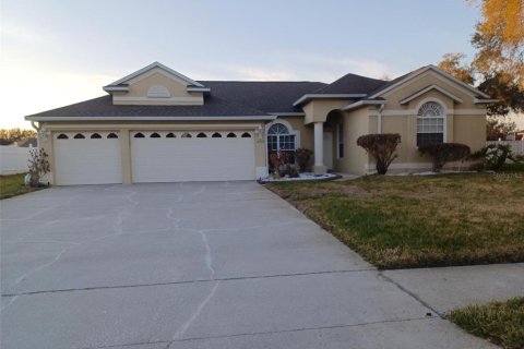 Villa ou maison à Kissimmee, Floride 4 chambres, 236.53 m2 № 2142632