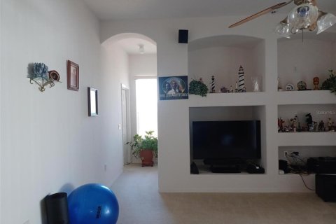 Villa ou maison à vendre à Kissimmee, Floride: 4 chambres, 236.53 m2 № 2142632 - photo 2