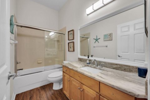 House in Fish Hawk, Florida 4 bedrooms, 269.79 sq.m. № 2201521 - photo 20