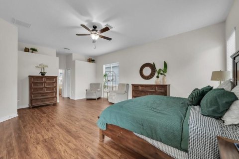House in Fish Hawk, Florida 4 bedrooms, 269.79 sq.m. № 2201521 - photo 17