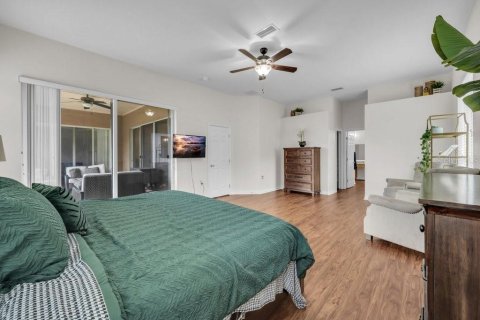 House in Fish Hawk, Florida 4 bedrooms, 269.79 sq.m. № 2201521 - photo 16