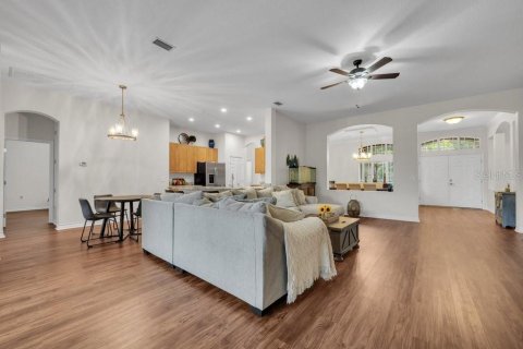 House in Fish Hawk, Florida 4 bedrooms, 269.79 sq.m. № 2201521 - photo 12
