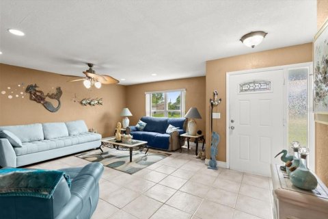 House in Deltona, Florida 3 bedrooms, 116.31 sq.m. № 1824411 - photo 13