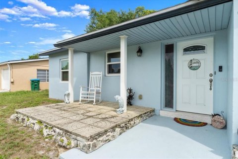 House in Deltona, Florida 3 bedrooms, 116.31 sq.m. № 1824411 - photo 4