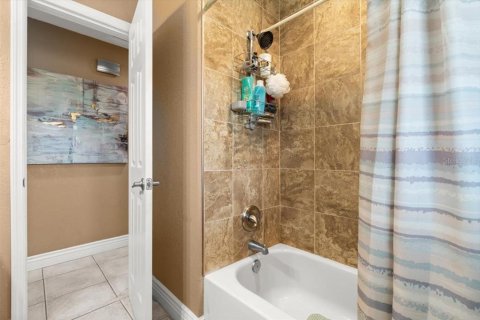 House in Deltona, Florida 3 bedrooms, 116.31 sq.m. № 1824411 - photo 28