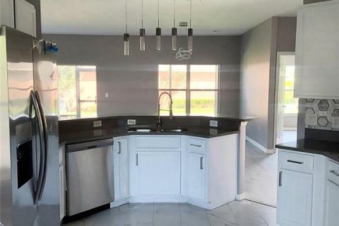House in Kissimmee, Florida 3 bedrooms, 198.9 sq.m. № 1811039 - photo 10