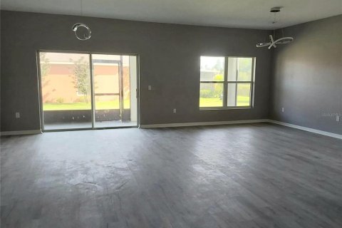 House in Kissimmee, Florida 3 bedrooms, 198.9 sq.m. № 1811039 - photo 14