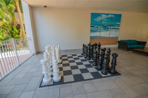 Condo in Sunny Isles Beach, Florida, 1 bedroom  № 1865062 - photo 17