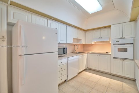 Condo in Sunny Isles Beach, Florida, 1 bedroom  № 1865062 - photo 7