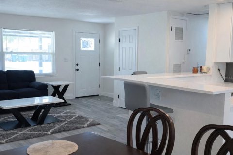 Casa en venta en Cocoa, Florida, 4 dormitorios, 135.27 m2 № 2233622 - foto 5