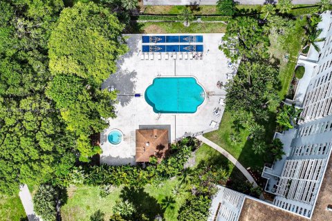 Condo in Hollywood, Florida, 2 bedrooms № 1959994 - photo 4