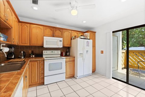 Condo in Wellington, Florida, 2 bedrooms  № 2249697 - photo 11