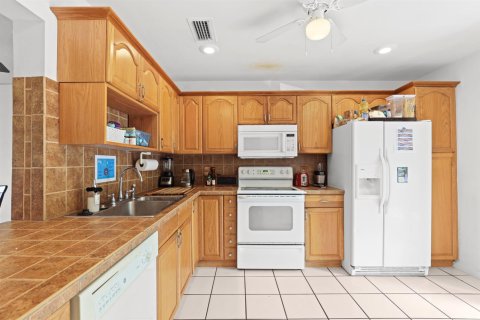 Condo in Wellington, Florida, 2 bedrooms  № 2249697 - photo 10