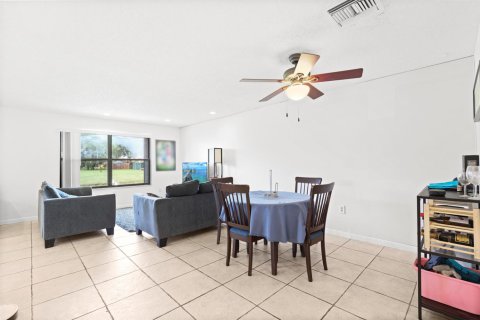 Condo in Wellington, Florida, 2 bedrooms  № 2249697 - photo 5